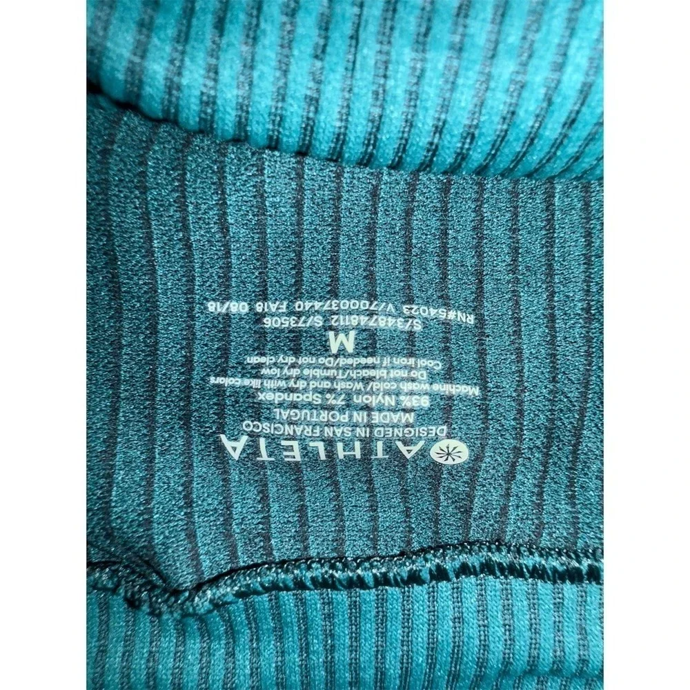 Athleta Unstinkable Turtleneck Base Layer Top Womens Sz M Teal Green Long Sleeve